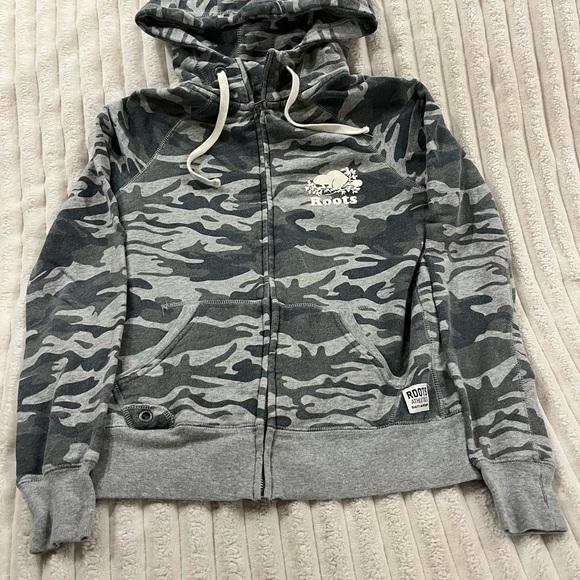 Roots Canada Gray Camouflage Hoodie Women’s Size XS - Picture 1 of 7